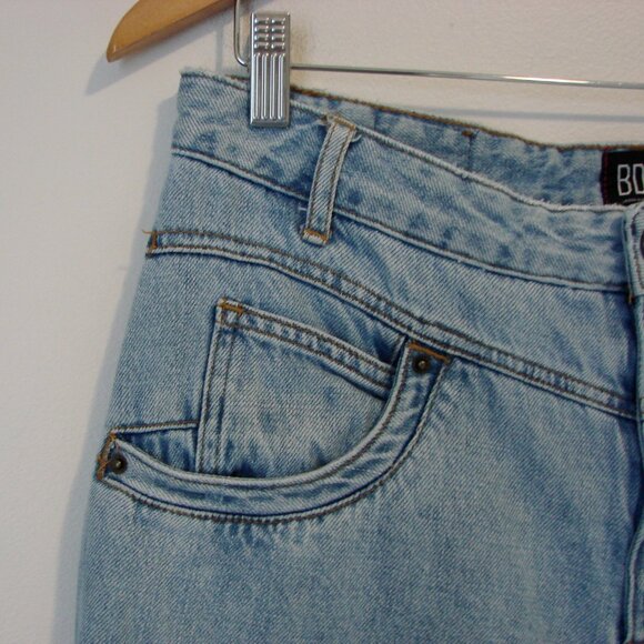BDG Urban Outfitters Mom High Rise Jeans Light Wash Relaxed Boyfriend Size 29 - Picture 6 of 12